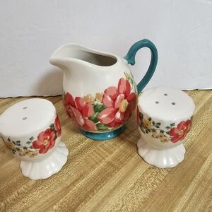 VTG STYLE Pioneer Woman Vtg FLORAL Mini Pitcher Creamer & Salt Pepper Shaker EUC